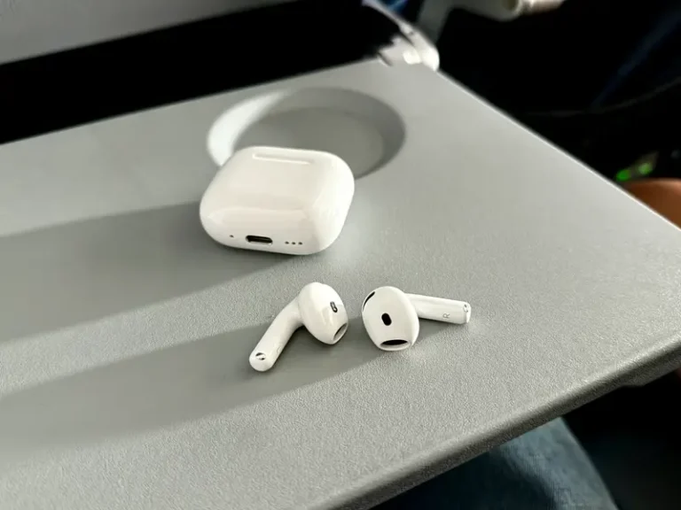 AirPods 4