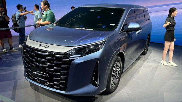 BYD M9 Resmi Terdaftar di Indonesia