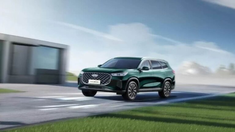 Dua Varian Tiggo 8 CSH Meluncur di GJAW 2025, Pilihannya Kini Lebih Luas untuk Konsumen Indonesia