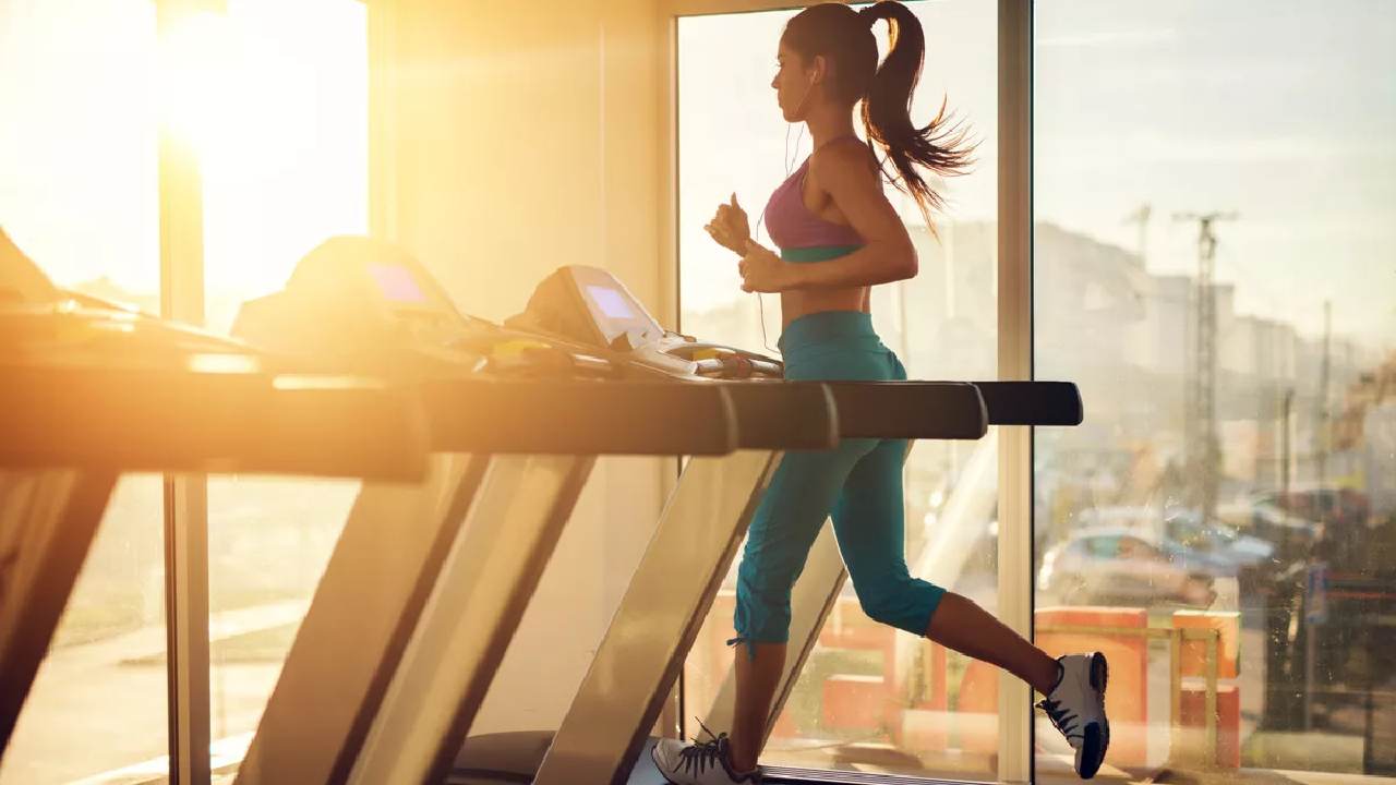 Dokter Ungkap Perbedaan Jalan Kaki di Luar dan di Treadmill bagi Kesehatan Tubuh