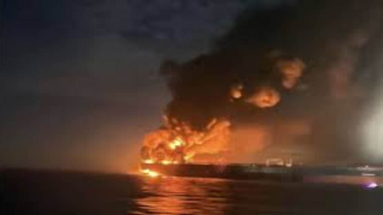 Drone Laut Ukraina Ledakkan Armada Bayangan Rusia di Laut Hitam Turki