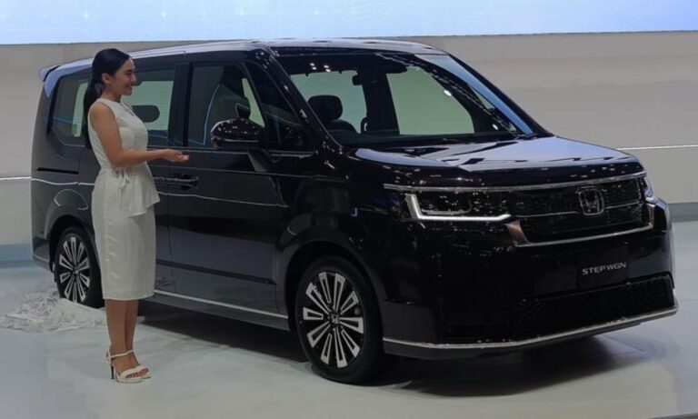 Honda Step WGN vs Toyota Voxy, Mana yang Paling Ideal untuk Keluarga Indonesia?