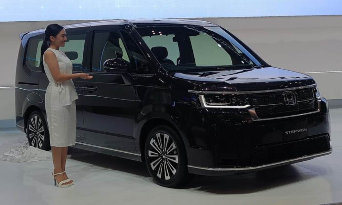 Honda Step WGN vs Toyota Voxy, Mana yang Paling Ideal untuk Keluarga Indonesia?
