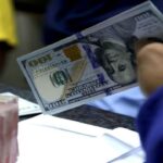 Rupiah Nyaris Tembus Rp 17.000 per Dollar AS, Lonjakan Harga Minyak Guncang Pasar Keuangan
