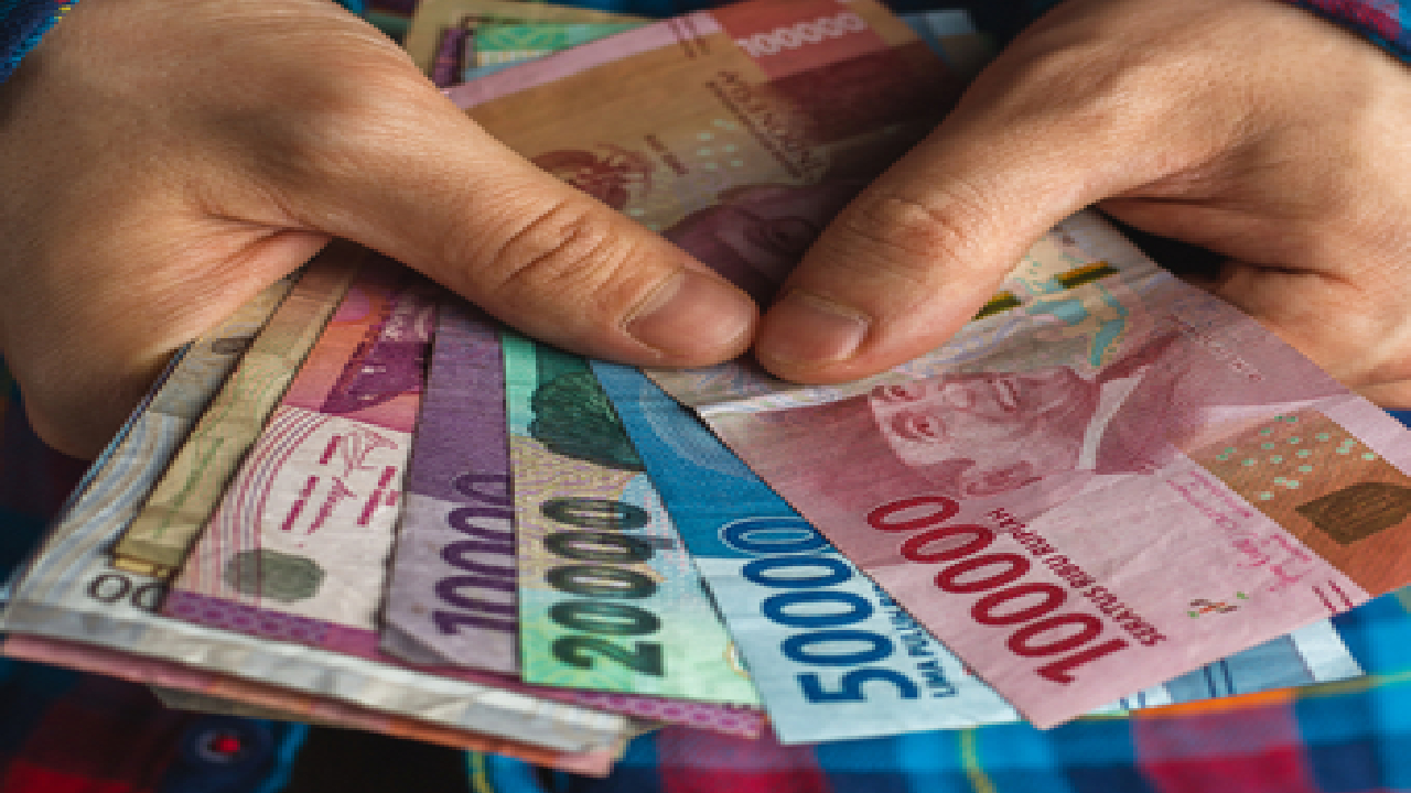 Rupiah Terpuruk ke Titik Terendah: Saat Tekanan Domestik Menguji Ketahanan Ekonomi Indonesia