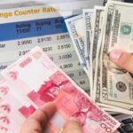 Ekonom: Pelemahan Rupiah Bisa Ancaman PHK dan Ekspansi Industri