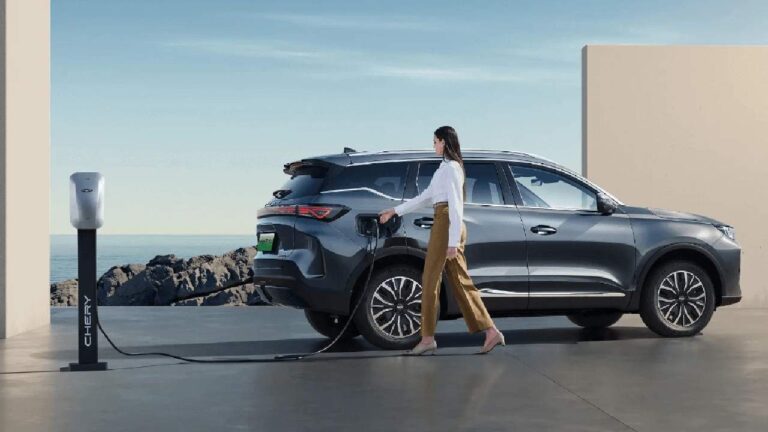 PHEV Jadi Pilihan Mobilitas Modern, Hemat untuk Harian dan Andal untuk Perjalanan Jauh